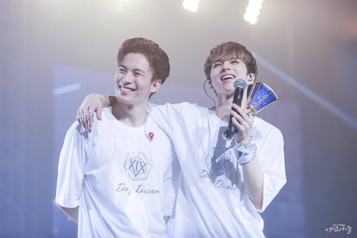 emotionalATM's tweet photo. #VIXX_5th_Anniversary #도원경 #빅스 #재환 #홍빈 @jaehwany0406 @RedBeans93 ♡ 사랑공식💕 https://t.co/76U4TA4EIi