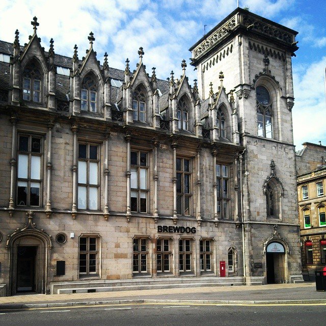 silent_dundee's tweet photo. Next silent reading party @BrewDogDundee MON 5th June! BYOB(ook) and drop in for an hour of reading  #shhh #dundee https://t.co/QOORFQgERX
