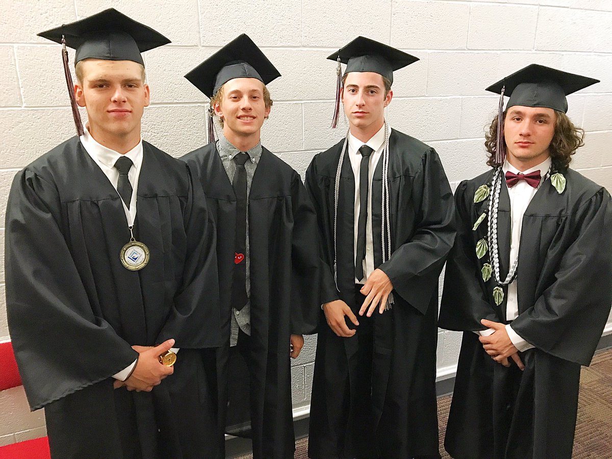 brooksmaile90's tweet photo. #PVSQUAD #CB4L @Spendlove__ @LanceMandrigues @jake8rann @C__Twice @teaton52 @daboss_55 congrats broz! #PVFOOTBALL https://t.co/jTgimoS1LE