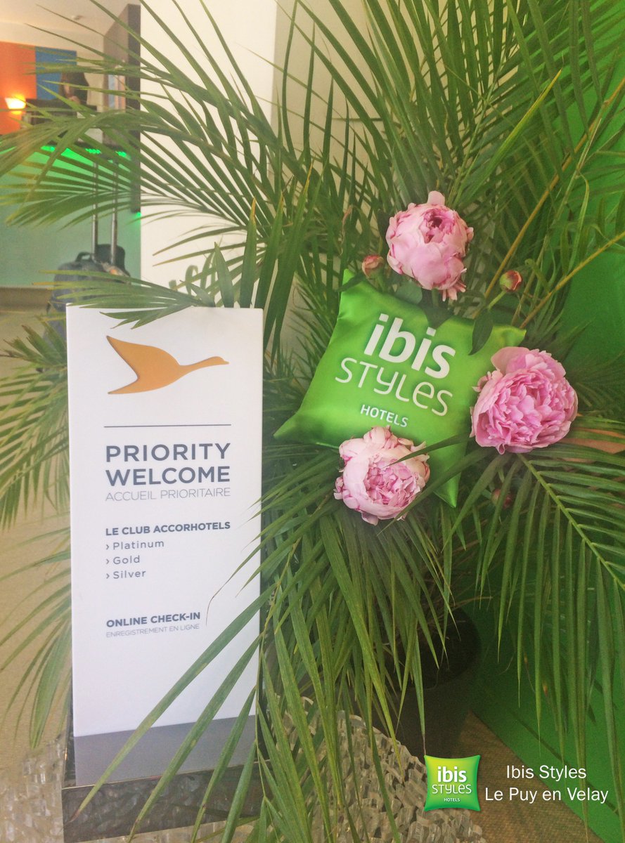 Lepuyhotels's tweet photo. Ce dimanche c'est Priority Welcome pour les mamans!👩Votre hôtel ibis Styles Le Puy-en-Velay souhaite une joyeuse fête à toutes les mamans ! https://t.co/jkQhebJbQl
