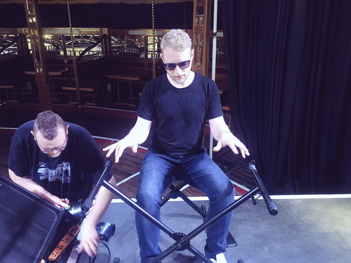 KansasSmittys's tweet photo. Caption competition: @NNFest #Norwich #norfolk #jusplaying https://t.co/5mFvcecRpH