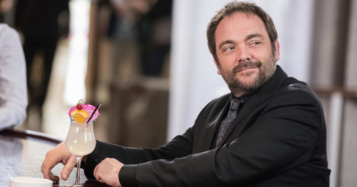 EW's tweet photo. .@Mark_Sheppard is thanking #Supernatural fans for the ride, saying it's "time for something new": https://t.co/prtLQov2ID https://t.co/gHGUaaUCLD