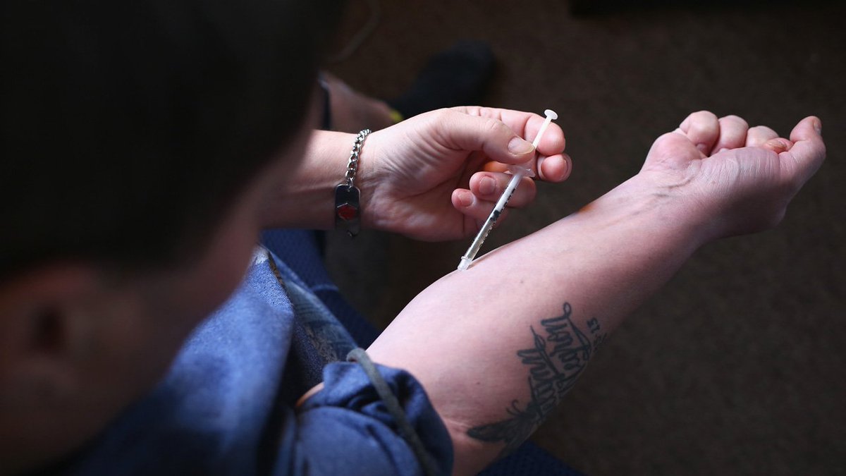 2 addiction counselors at halfway house die of drug overdose bit.ly/2qcfaZ8 https://t.co/WPCFQDNzpq