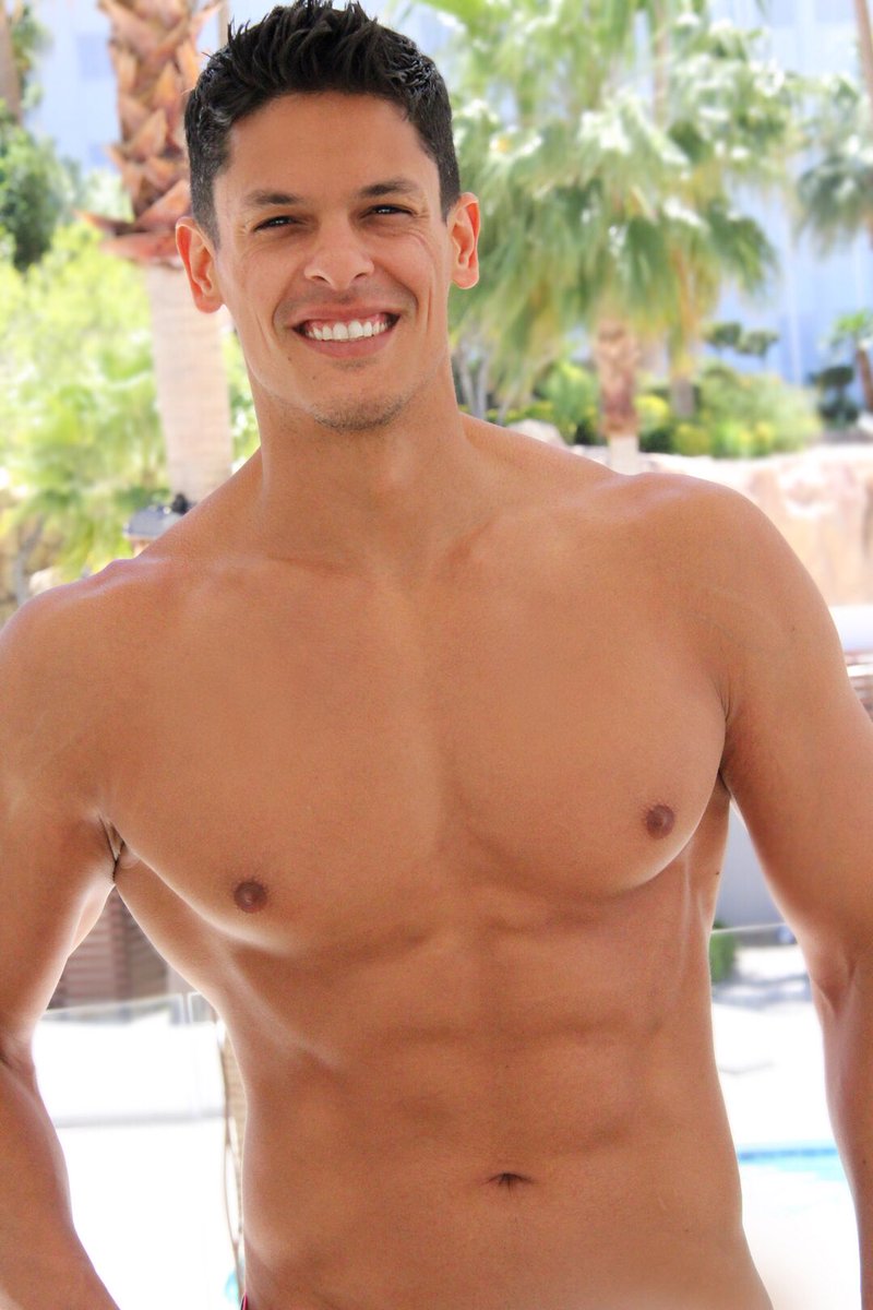 menofthestrip's tweet image. All kind of #HumpDayHappiness! 😍

#TheMenAreBack
#VegasLocals