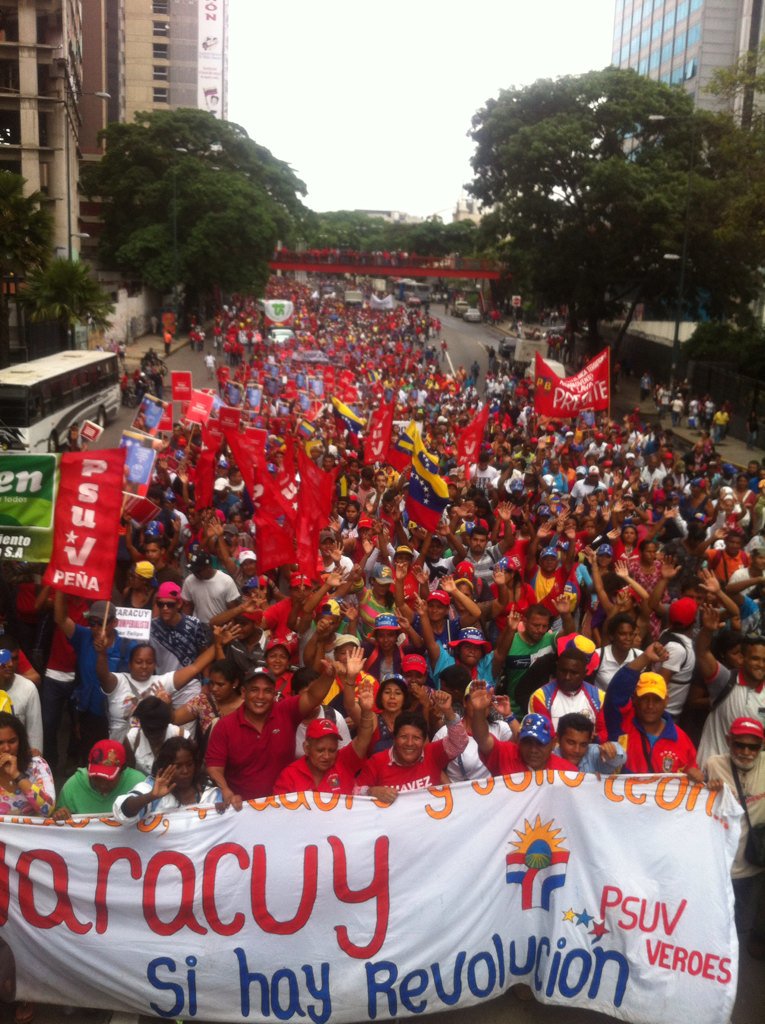 destinos7's tweet photo. Yaracuy marcha en Ccs por La Paz y la constituyente @JULIOLEONYARA @shirleycandanga @epifaniochoa @NicolasMaduro https://t.co/7LJsvqNRVW