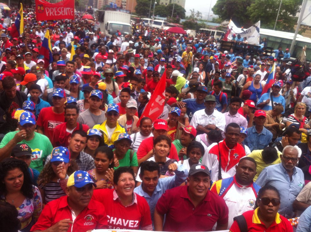 destinos7's tweet photo. Yaracuy marcha en Ccs por La Paz y la constituyente @JULIOLEONYARA @shirleycandanga @epifaniochoa @NicolasMaduro https://t.co/7LJsvqNRVW