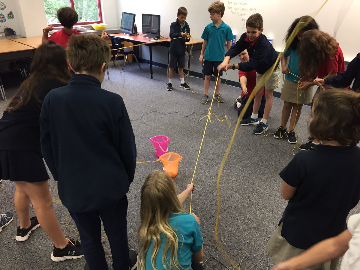 MorahKelly's tweet photo. Sometimes this is what trying to get the 10 Commandments from Sinai to the Mishkan looks like. #Davis3 #Shavuotlikeapirate https://t.co/TkV7vGVwP3