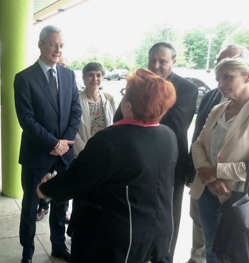 NicoleDuranton's tweet photo. Je visite aujourd'hui avec @BrunoLeMaire et @severine_gipson l'hôpital de Verneuil ! Coup de chapeau au personnel ! #BLMEure https://t.co/2CsZWHJbea