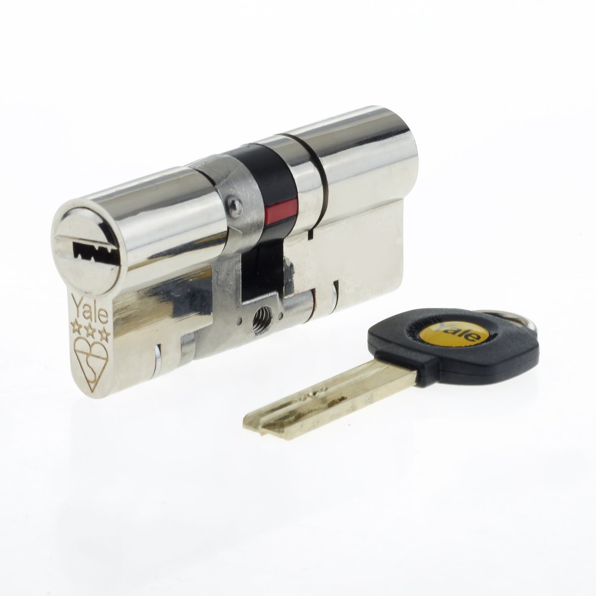 YaleHomeUK's tweet photo. You're almost 2x as likely to be burgled the first 12 months living in a new home. Change the locks, reduce the risk https://t.co/Kj2TQRB061 https://t.co/afJTUBoNGh