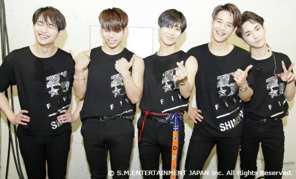 onewlee_PPF's tweet photo. 언제나 우리의 삶을 조금 더 행복하고 빛나게 해줘서 고마워 샤이니💎 생일 축하해요!!!
#SHINee9thAnniversary
#샤이니_9년동안_빛나줘서_고마워 https://t.co/3Qfeaop52Z