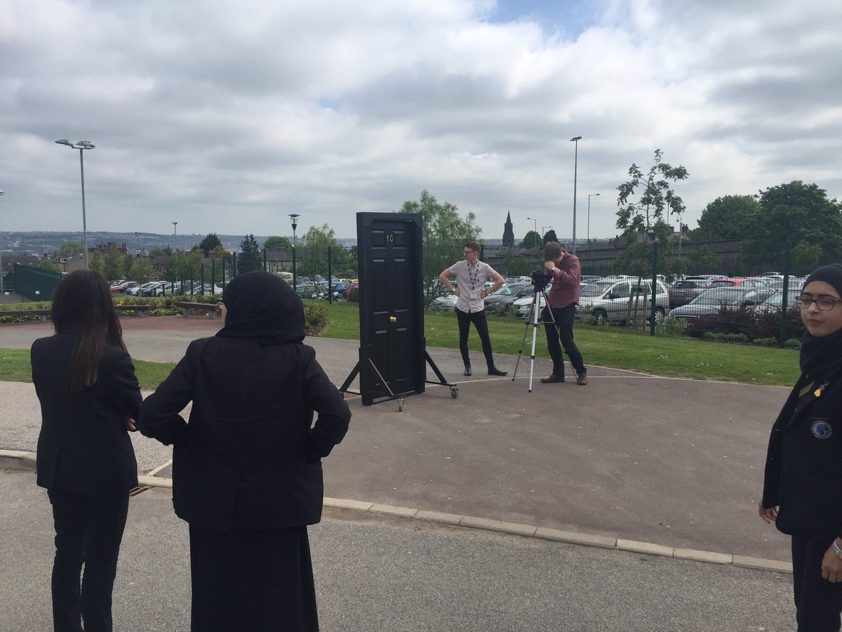 shaznazleekhan's tweet photo. It's all heads up @GrangeTech as the @BBCLookNorth team prepare to 🎥 students. #citizenship #weAREgrange https://t.co/lMNKaypagg