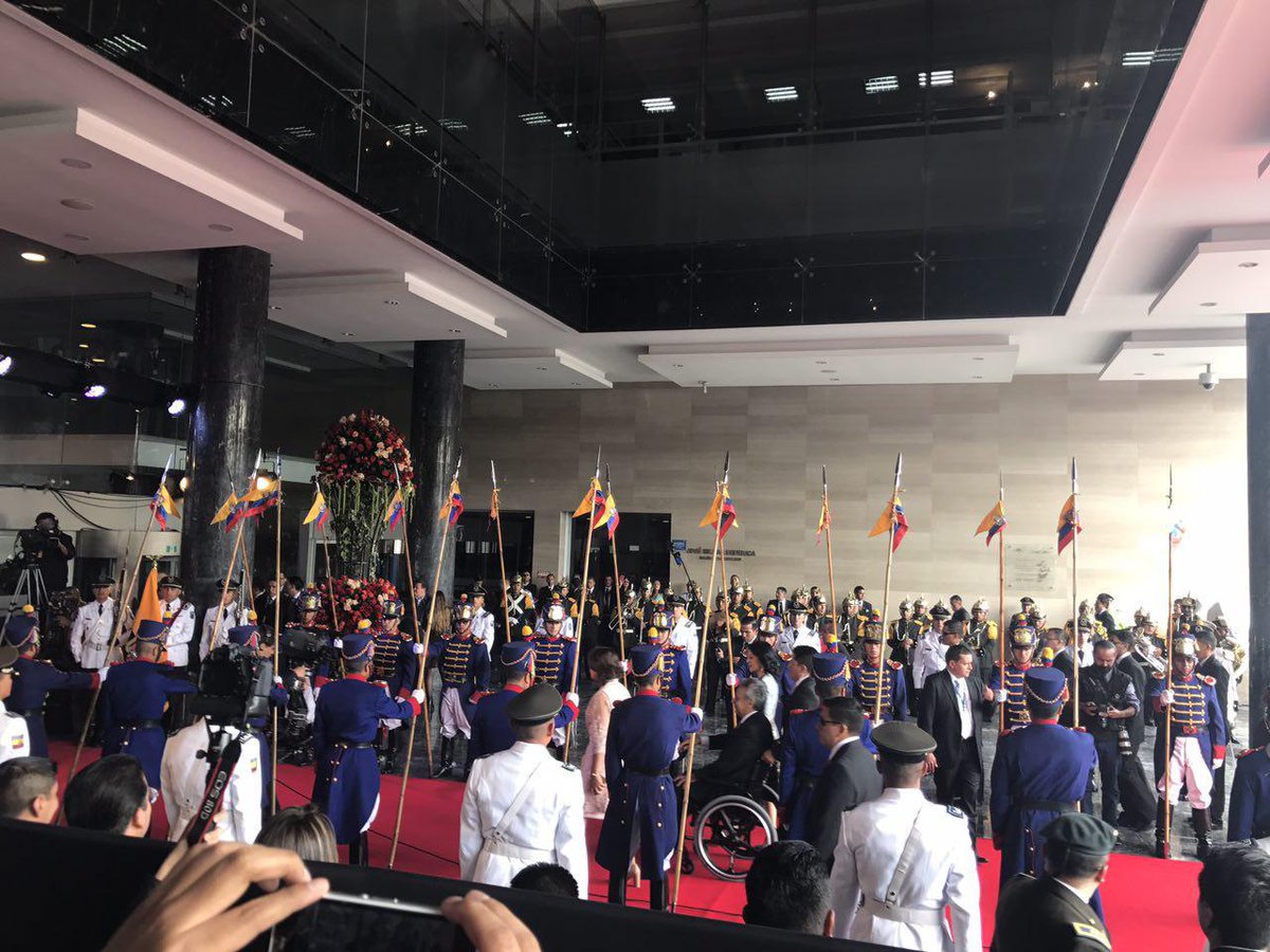 ComunicacionEc's tweet photo. Presidente electo @Lenin llega a @AsambleaEcuador para Cambio de Mando Presidencial. #TransmisiónMandoEc https://t.co/nWIqnGCUGe