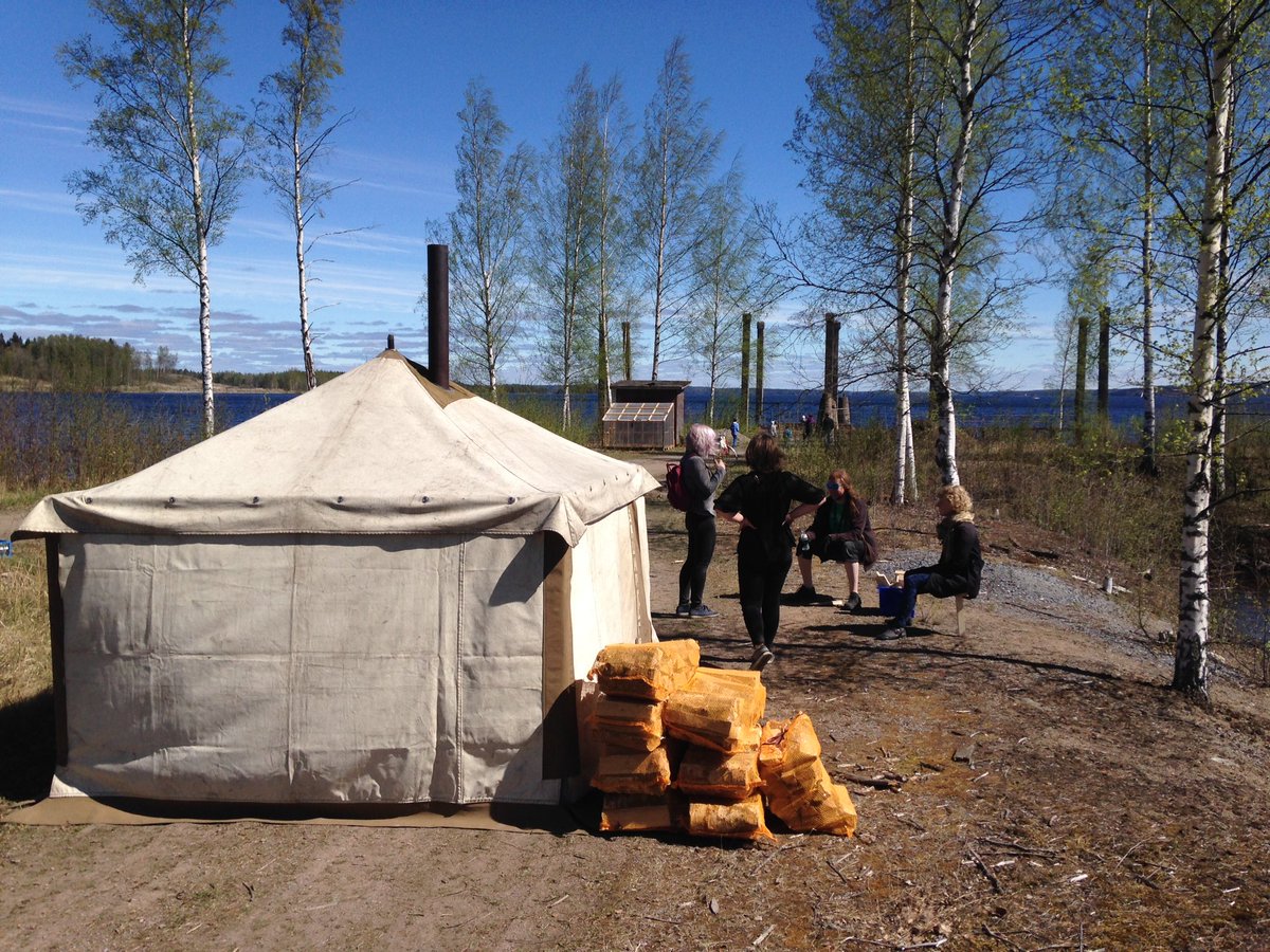 Hukkatila's tweet photo. Seuraava @hiedanranta saunatyöpaja torstaina 1.6. klo 17-19 Kuivaamolla Hiedanrannassa. Tervetuloa! #hiedanranta #sauna #yhdessä #kuivaamo https://t.co/L5zCXAkjpm