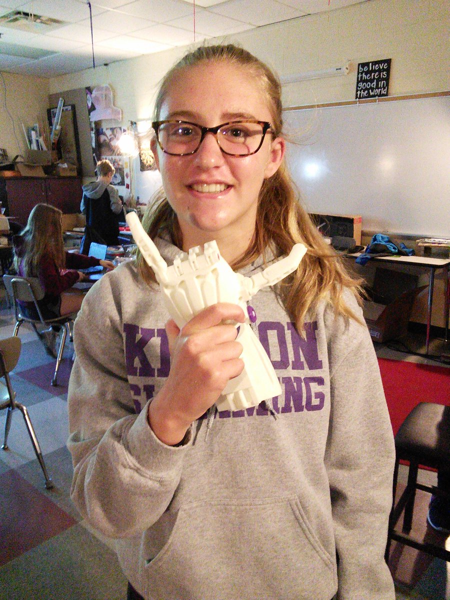 rarnell's tweet photo. Nagel Middle 8th gr. ELO students working on https://t.co/H8WAZ35Q0V @crafty184 Thanks @xinnovate for printing the hands. Great project! https://t.co/Rkc2xfz5oj