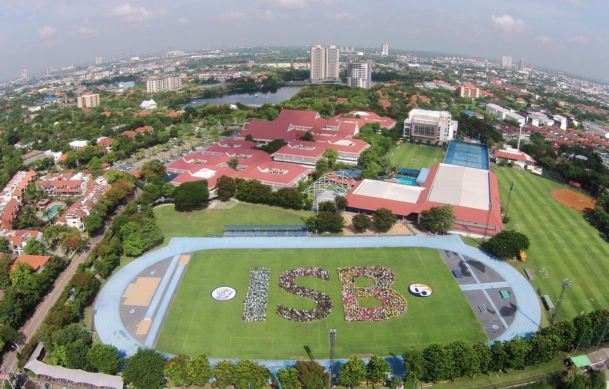 jsakramer's tweet photo. I miss this school EVERY. SINGLE. DAY. Happy 65 years, ISB! Love you! 🎂💛🖤 #bangkok #TCK #homesweethome #nichada #isb #lucky https://t.co/zzqse6q0JA