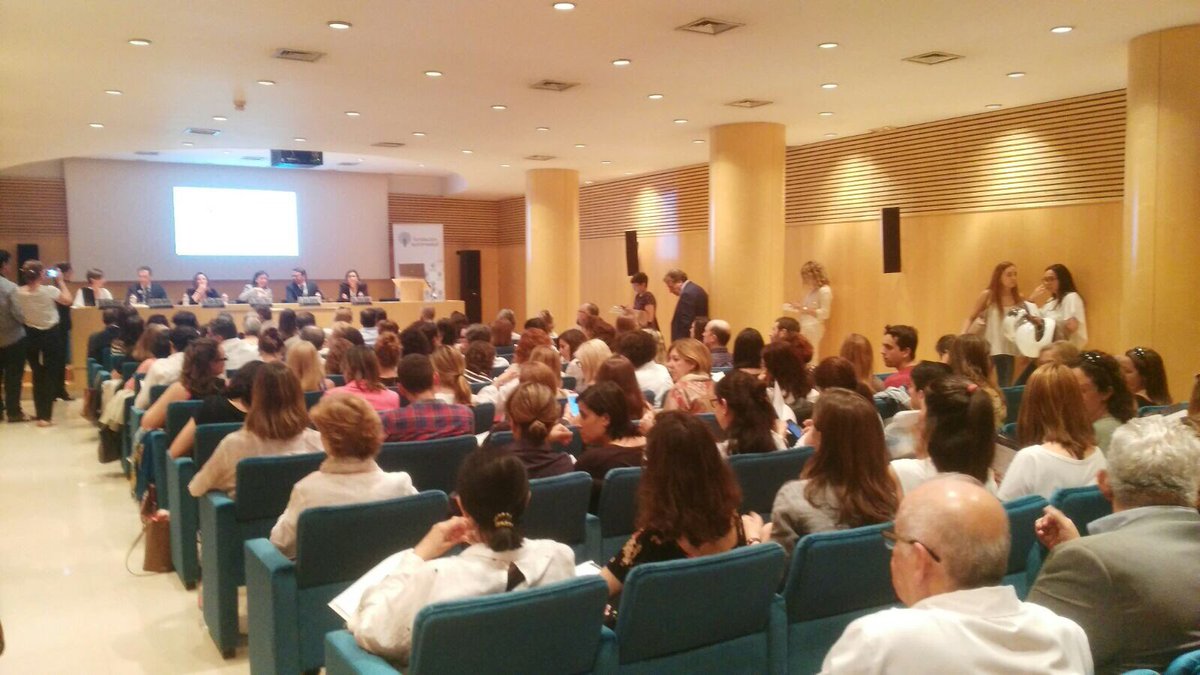 AnestaliaCMT's tweet image. Empieza #walkingepidural en @Clinica_Teknon 👌🏻#anestesiaobstétrica @BelenMarron @dbaulenas @EBisbe #DrRodiera #SraPitarch #SraObregon