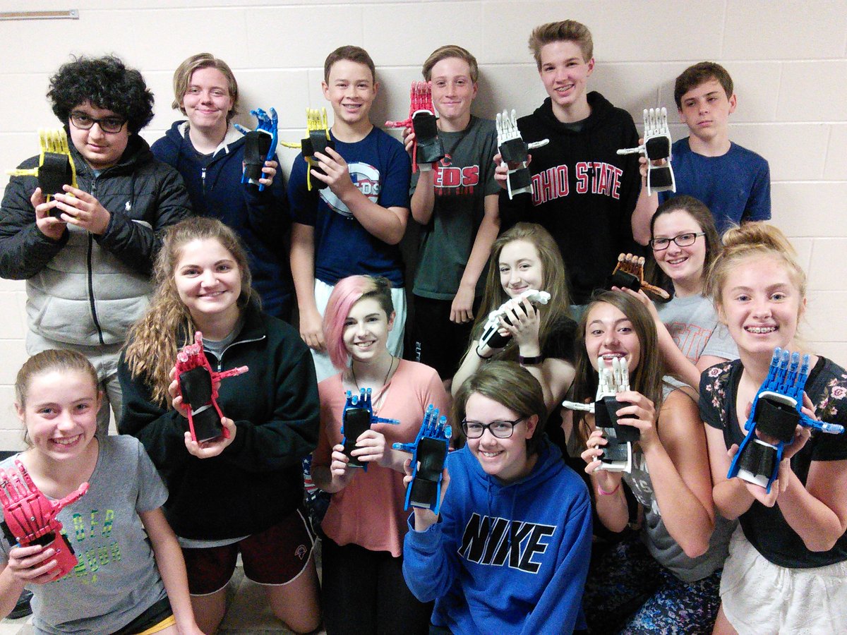 rarnell's tweet photo. Nagel Middle 8th gr. ELO students working on https://t.co/H8WAZ35Q0V @crafty184 Thanks @xinnovate for printing the hands. Great project! https://t.co/Rkc2xfz5oj