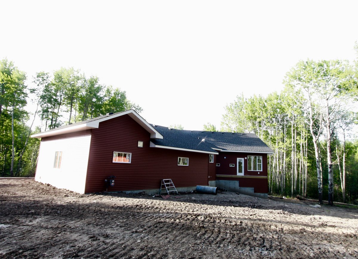 innovahomes's tweet photo. Siding is complete on this acreage &amp; we absolutely love the color choice! Can't wait to see what it looks like with the exterior finished! https://t.co/QKY6sK6WuN