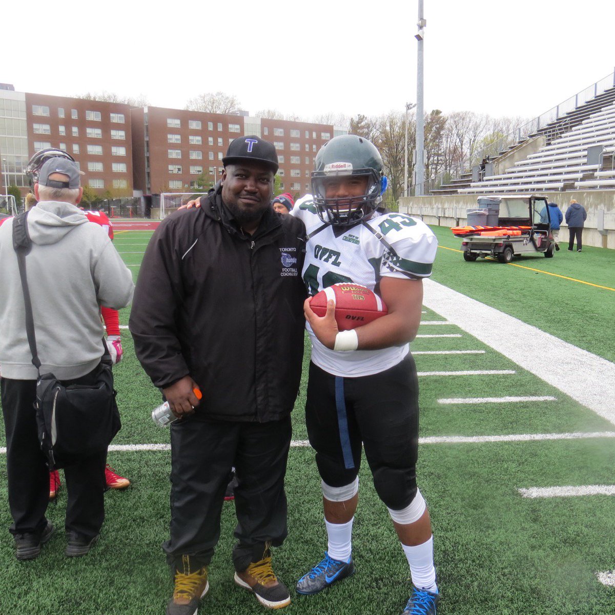 TayoSmith9's tweet photo. To be coached and mentored by a highly respected person like Coach Bubba is a blessing and complete honor. Nothing but, love &amp; respect!!✊🏾🏈💯 https://t.co/wzflmtfNaQ