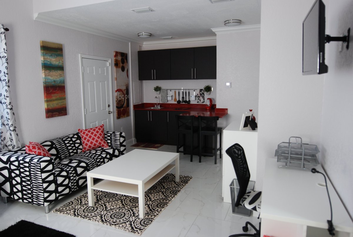 StudentLuxury's tweet image. Looking for all inclusive housing? Student Luxury Living is your best option! 😀 #miamihousing #fiu #college #universitylife #university