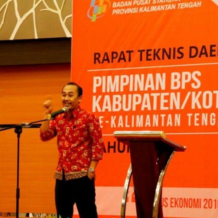 Mimin lg stand up di acara ratekda pimpinan BPS Kalteng 2017 😄😅