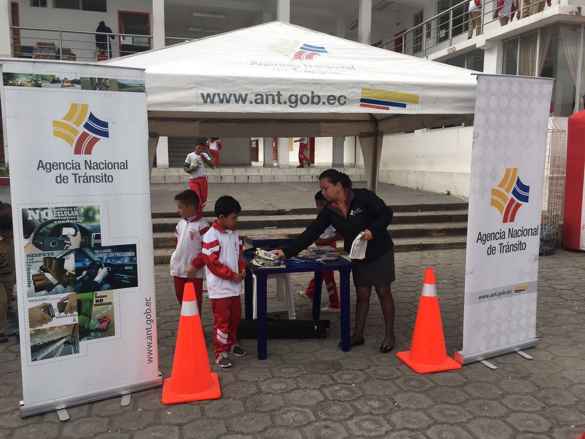 ANT_ECUADOR's tweet photo. Participamos en feria ciudadana en el Colegio Teodoro Gómez de la torre #Ibarra https://t.co/2weLviplZV