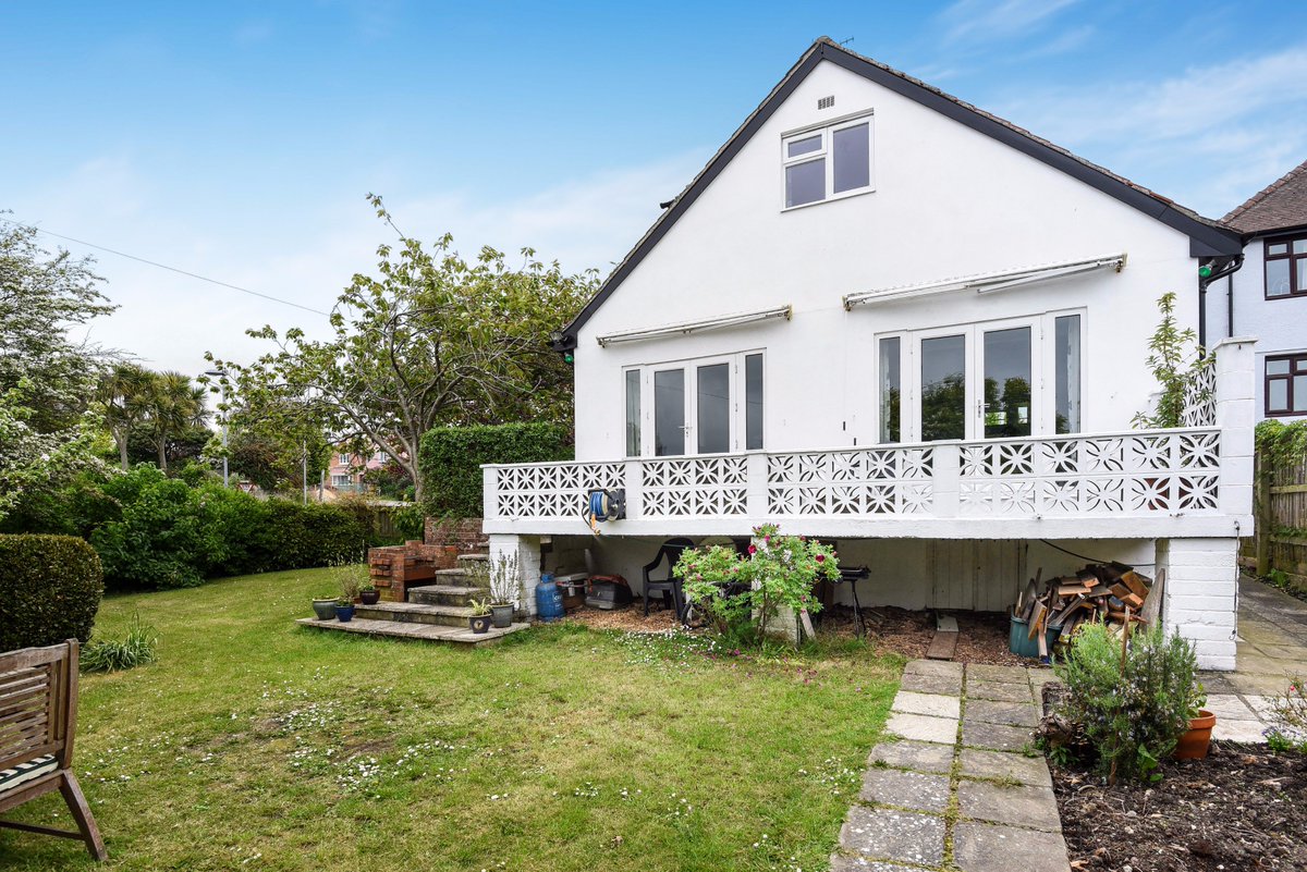 #property #weymouth A spacious chalet style home enjoying country views &amp; situated in the Upwey area. Call 01305 251154 for further details.