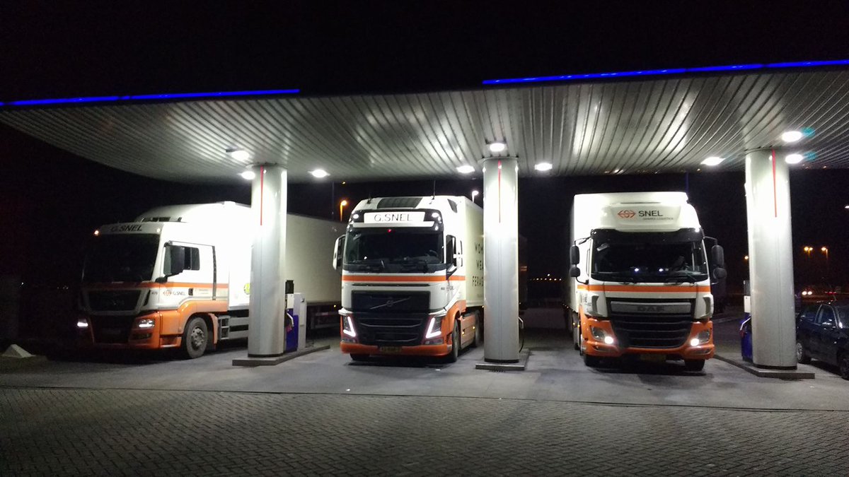 Gevraagd : Nachtchauffeurs lijntransport (trekkers) en distributie (bakwagens). SNEL zoekt voor standplaats Alphen aan den Rijn chauffeurs.