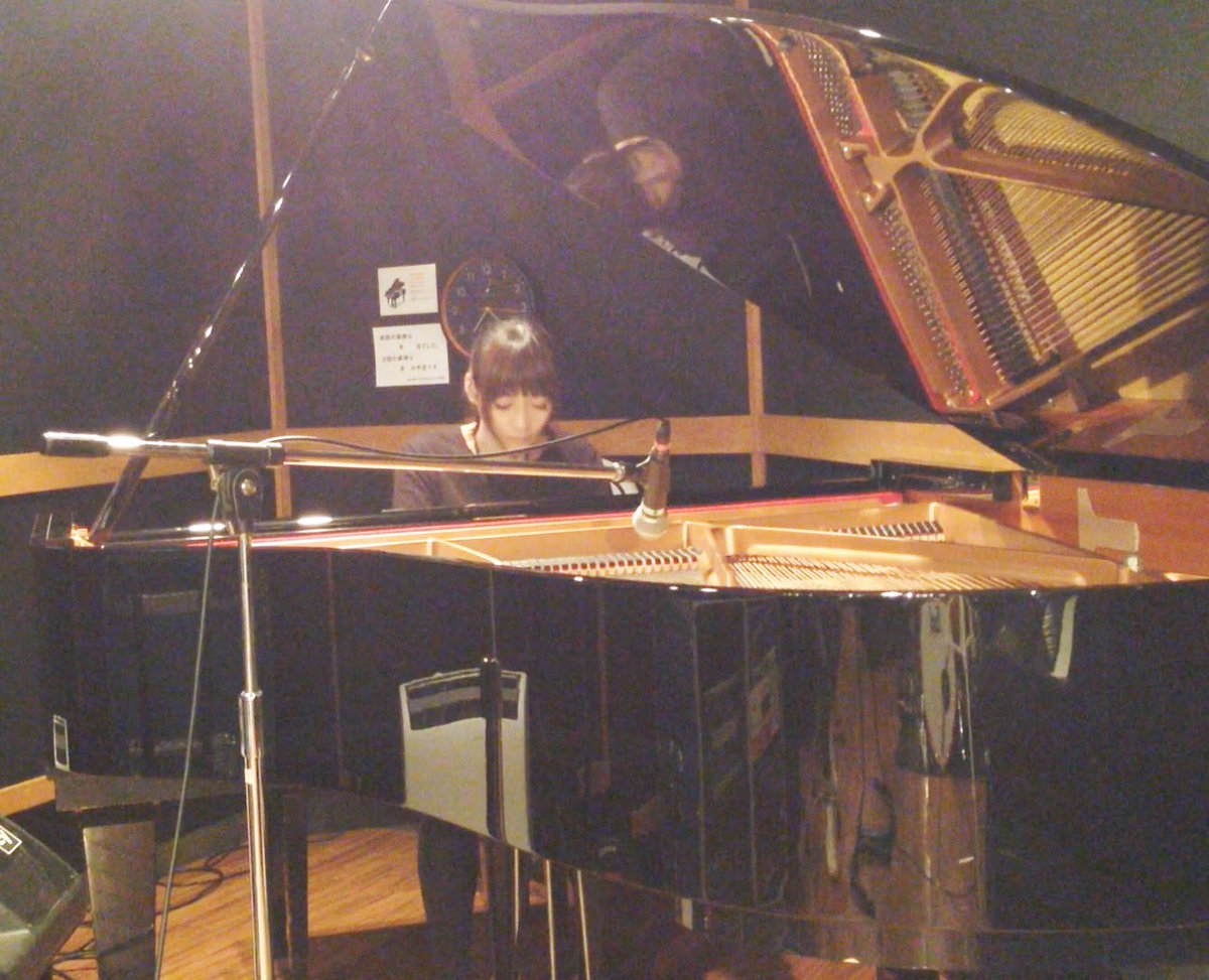 飯田純一 瞬間の狩人 松尾公子っていう名前で検索してみてもらえれば少しは情報が得られます それから僕のブログ記事で申し訳ないのだけれど よかったら参考にしてみて下さい T Co Vepmi8utoh まあ判断の一材料にしてみて下さい 余計な