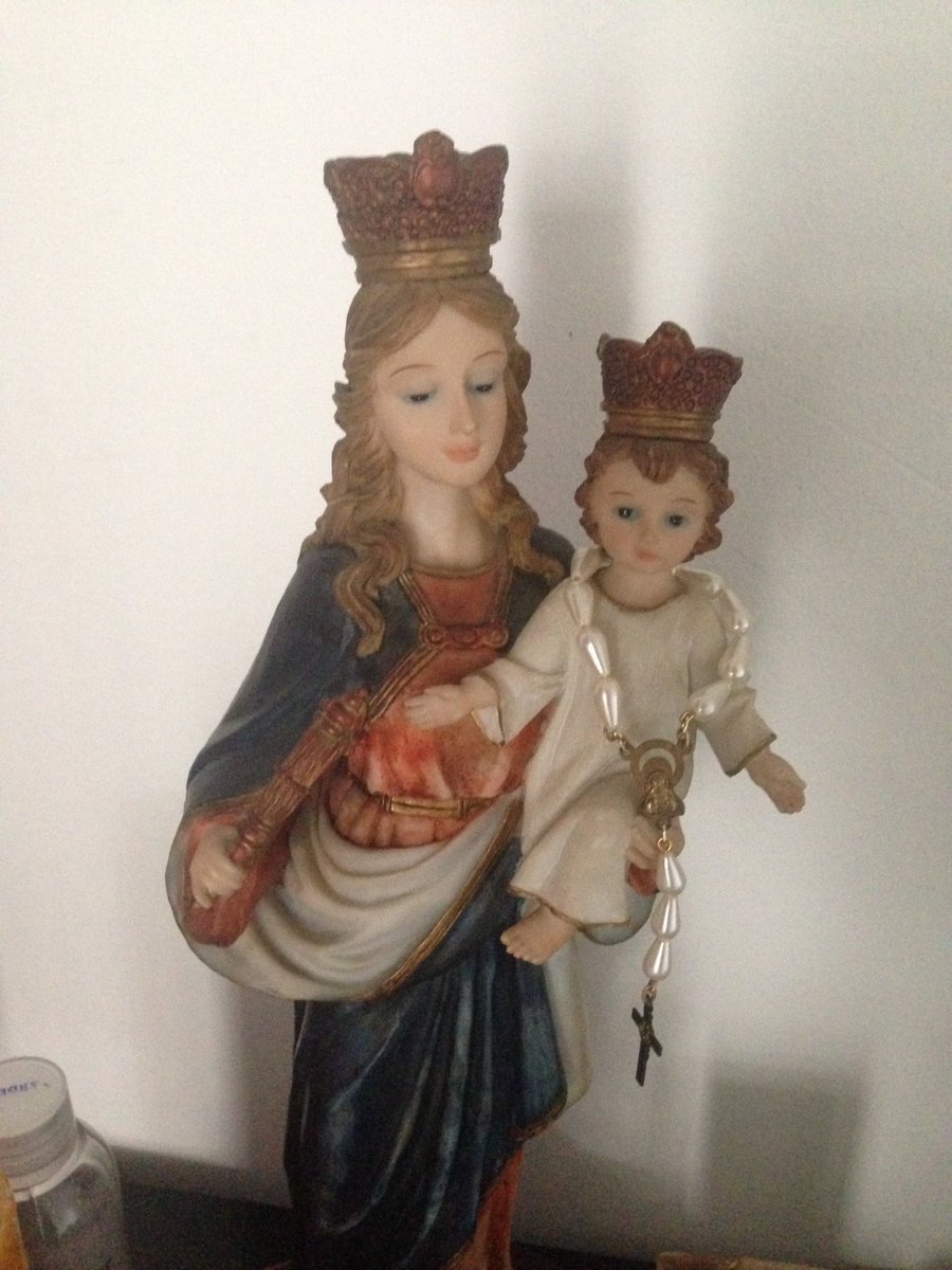 Virgencita #MariaAuxiliadora bendícenos hoy y siempre 🙏🏻