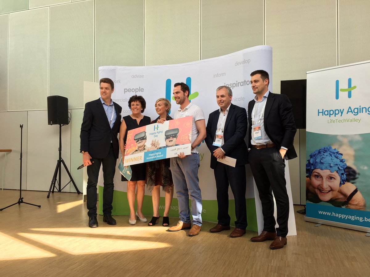 HappyAging_'s tweet photo. #HappyAging 2017 Innovatie Award gaat naar #bedal @AlexanderDamme   !!! #HappyAging @sdbj @ingridlieten https://t.co/Jdycs19ZTK