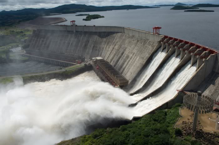 Canalistas liderados por los Pérez Cruz retrasan central eléctrica por bajo crecimiento...mercadosolar.cl/canalistas-lid…