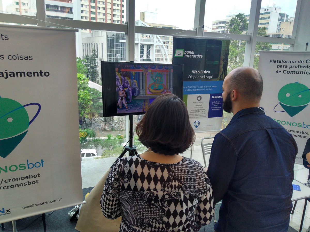 Magnator's tweet photo. Um pouco de nostalgia e muita diversão no stand #Cronosbot! Use o #chatbot do Messenger para comprar suas fichas! #MegaBrasil2017 https://t.co/QbeB11pcW0