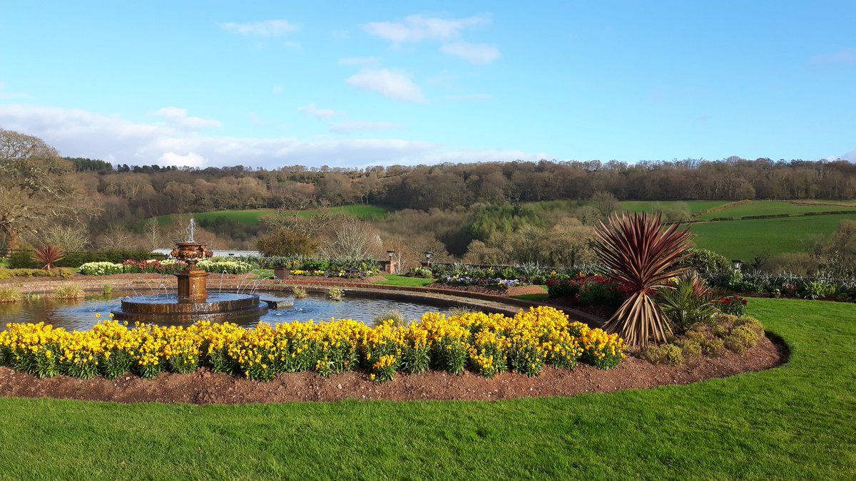 HarcombeHouseHols tweet media