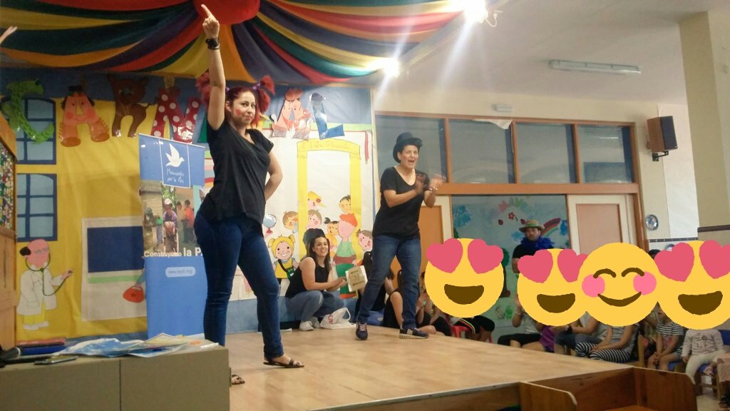 manzaleon's tweet photo. Colaborando en el #PUCHEANDO con @MovimientoxlPaz Almería https://t.co/F8zGtfAM2D