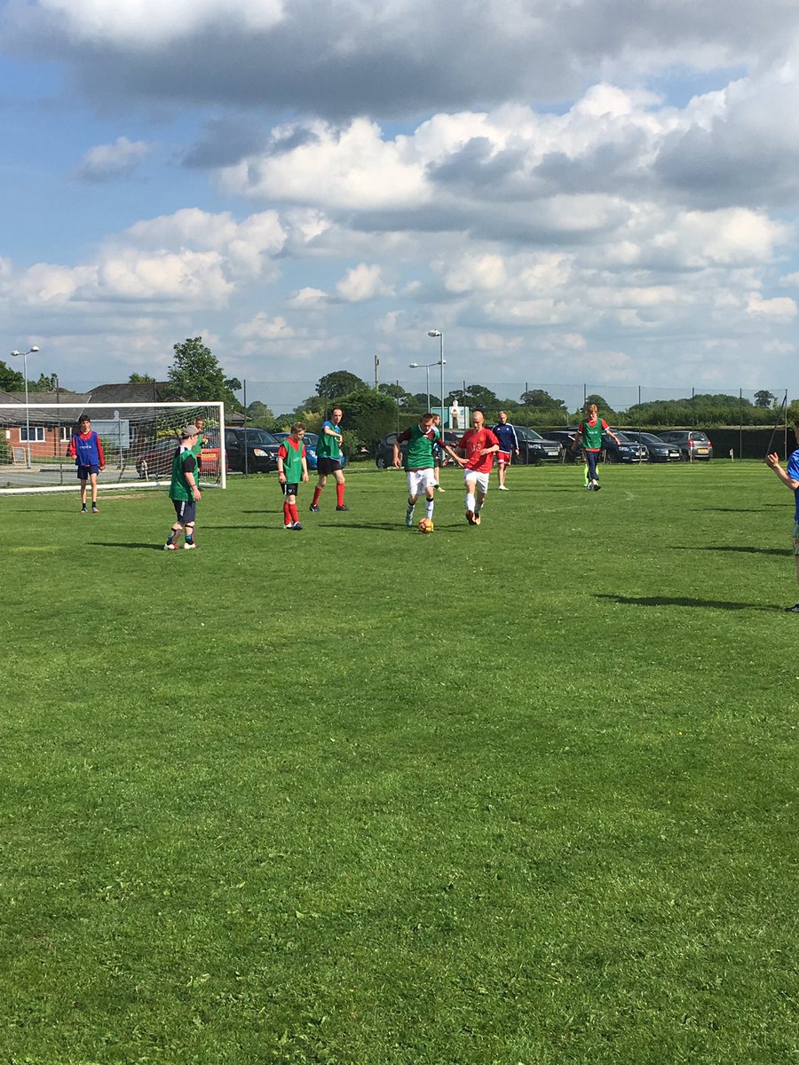 meatloaf_efc's tweet photo. @DerwenCollege students enjoying their 4pm football session in the sun. Good competitive game and some great saves from Nick #topgoalie https://t.co/f0X7ERnSIx