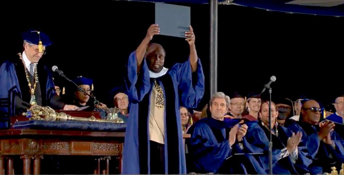 VenturesAfrica's tweet photo. Ngũgĩ wa Thiong'o, an iconic African writer, has been awarded the title of Doctor of Letters by Yale University - https://t.co/Er3D32c6GP https://t.co/t8f65WMP8i