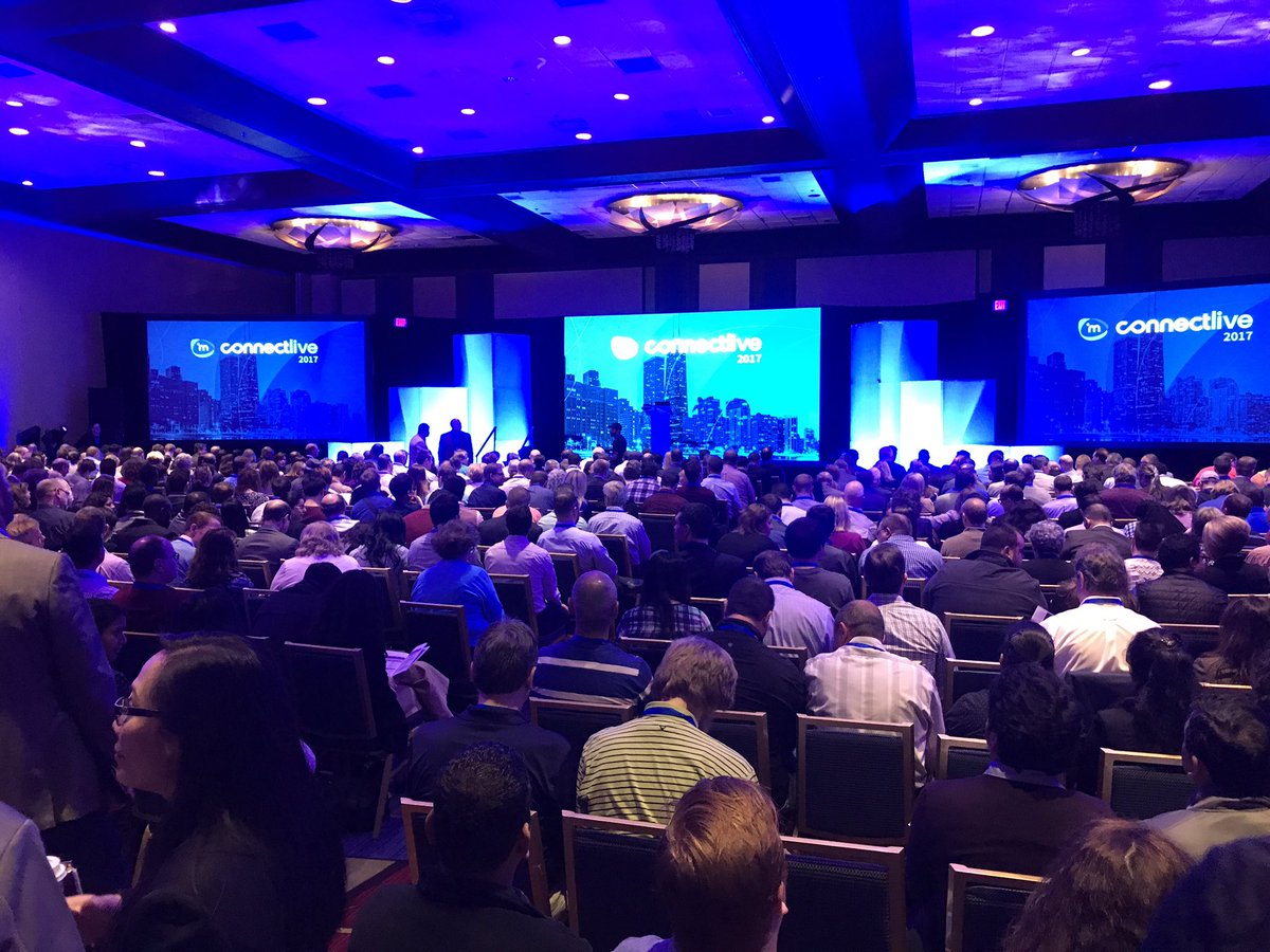 Standing room only at the keynote #ConnectLive17 <a href="/imanageinc/">iManage</a> <a href="/phoenixbs/">PhoenixBS</a> great attendance