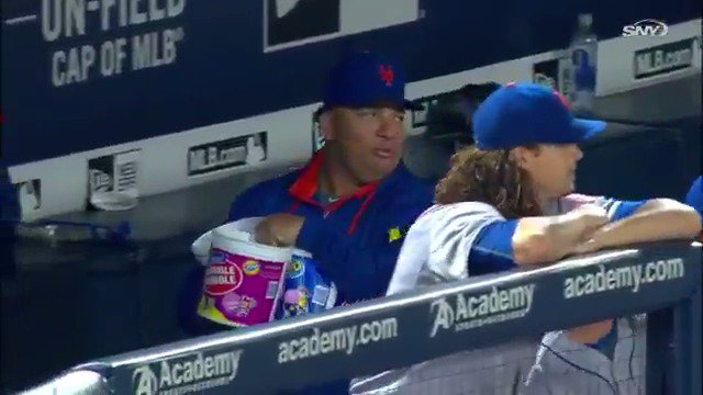 Happy 44th Birthday, Bartolo Colon! 

Don t ever change. 