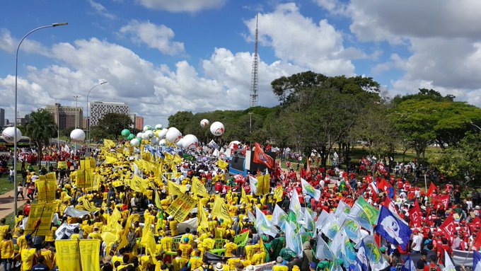 Ver imagem no Twitter Ver imagem no Twitter