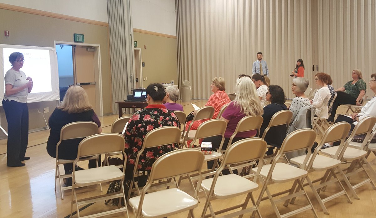 BeavertonHISC's tweet image. RN Cindy presented some amazing and useful material at our recent training on COPD! We hope to see more CAREGivers at the next one!