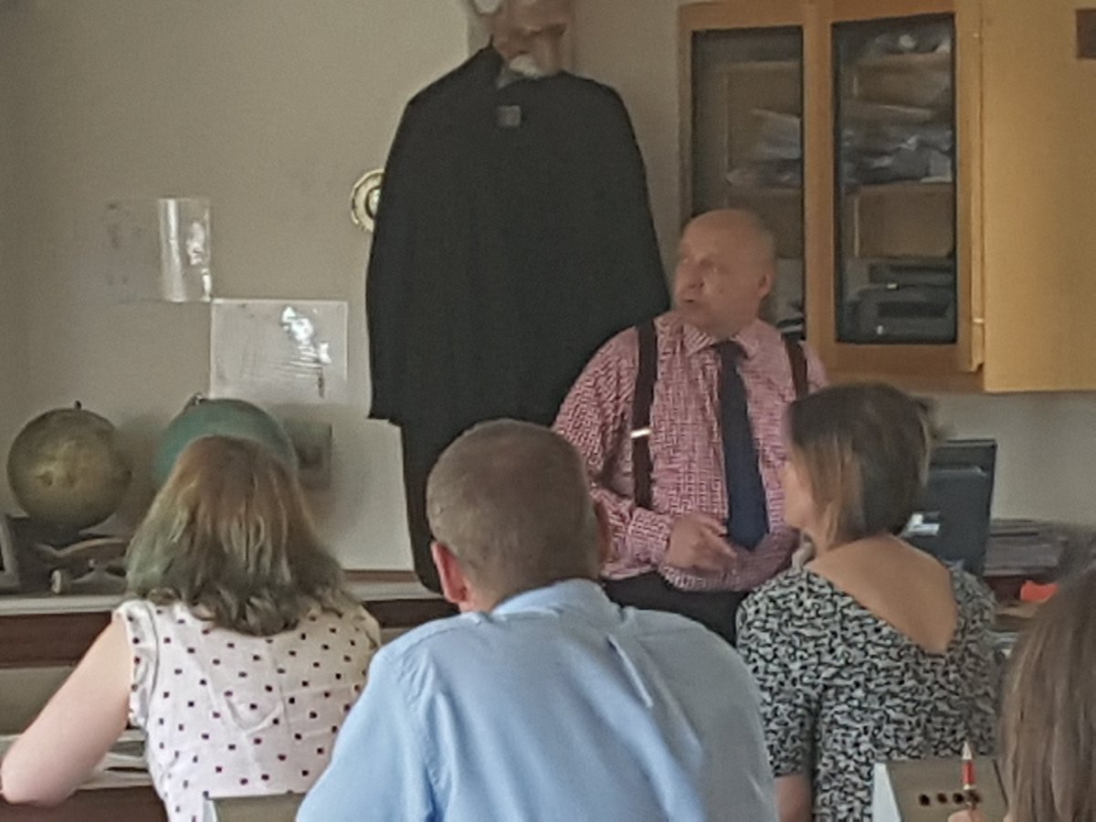 ASETechs's tweet image. AR +QR codes session by @t_saviour. Loads of good ideas and interactive apps for Science department enrichment #techconf #techniciansrule