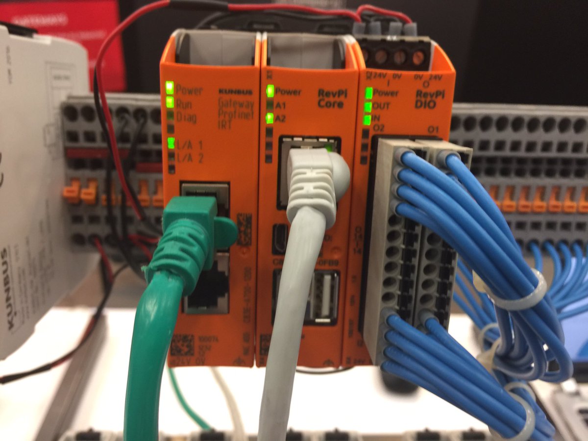 nitramk1's tweet photo. #NIWeek2017 RevolutionPi used as IoT Gateway for #labview https://t.co/wGwXqEekpt