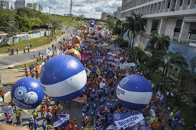 Ver imagem no Twitter Ver imagem no Twitter