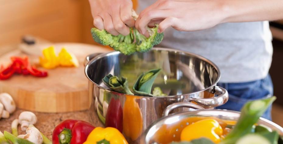 OchsnerHealth's tweet photo. 8 ways to add spring produce to your diet: https://t.co/KK8M1FkfBp #springeating #healthyeating #toyourhealth https://t.co/7ShRfhUjIY