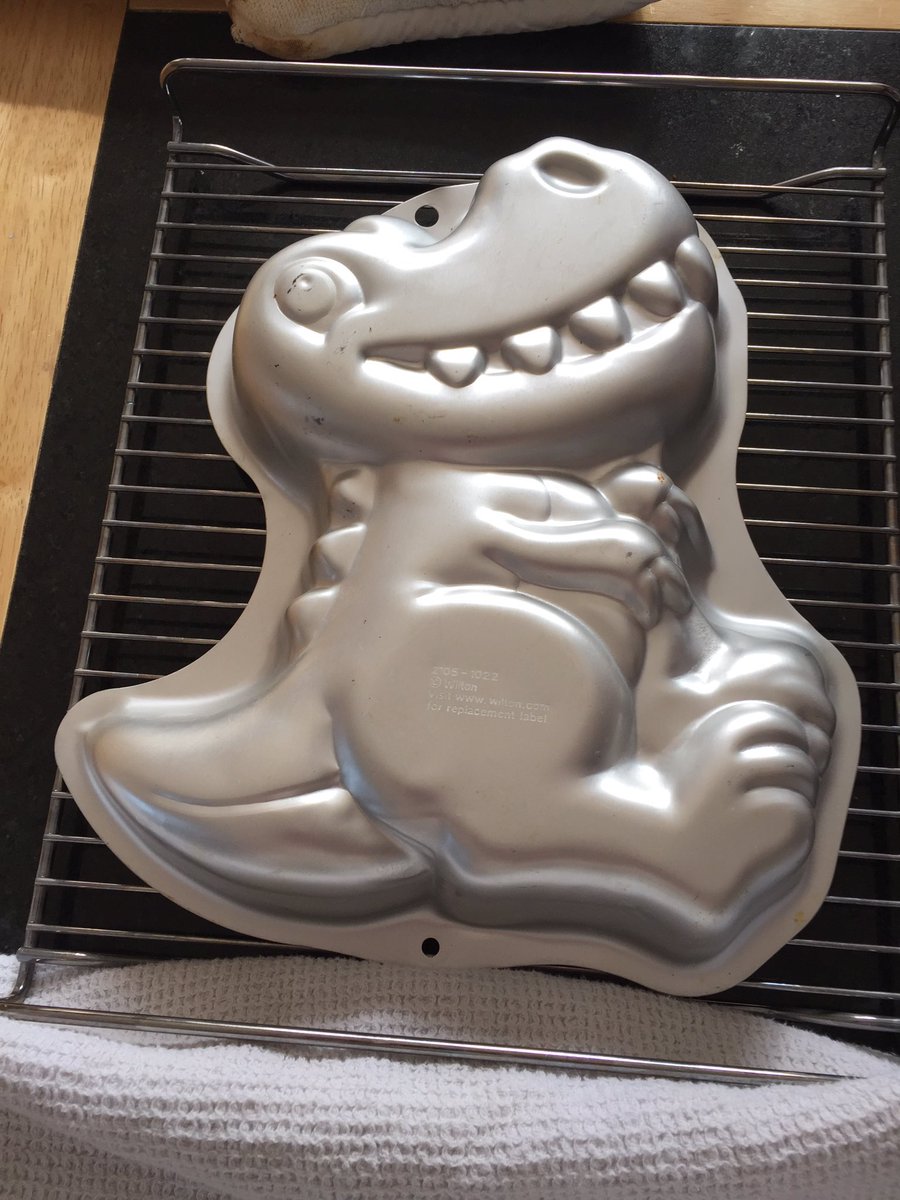 RingwoodGeology's tweet photo. Baking for A2s last #Geologylesson tomorrow ๐ข https://t.co/vx1yHW4phM