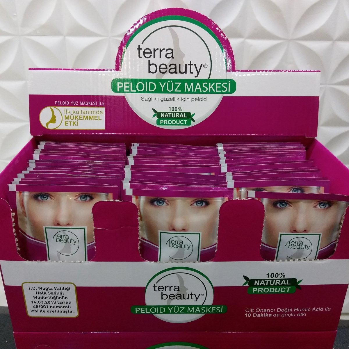 TerraBeauty_'s tweet photo. Sağlik Bakanliği onaylı TerraBeautyPeloid eczanelerde ve kozmetik marketlerde satişa sunuldu 😍

#TerraBeauty #Peloid #FaceMask #YuzMaskesi https://t.co/ta4hi9vyE0