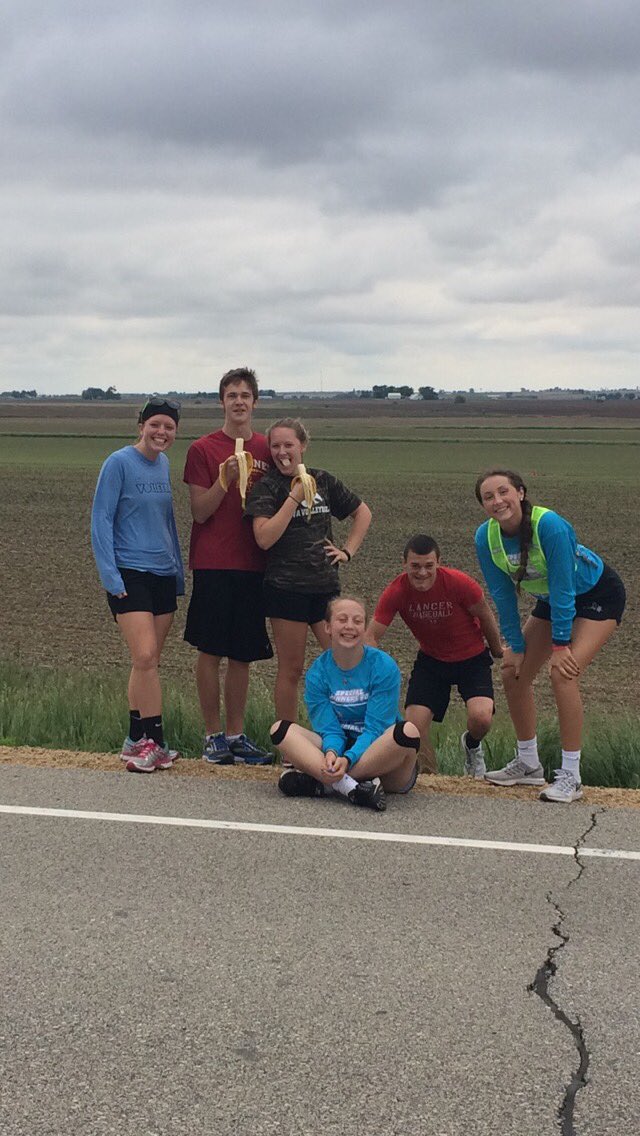 Fueling at mile #12 @NSHSActivities <a href="/NorthScottXC/">North Scott XC</a> <a href="/BreannaKilburg/">Breanna Kilburg</a> <a href="/BoddickerNick/">Nick boddicker</a> @liv_atzen