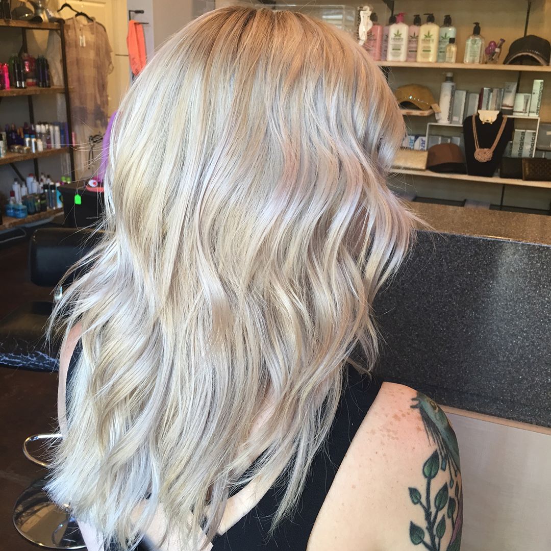 WellaColorCharm's tweet image. ¡Brillante y maravillosamente! 😍 Shine like @tannermartinhair using #WellaColorCharm Toner T18.