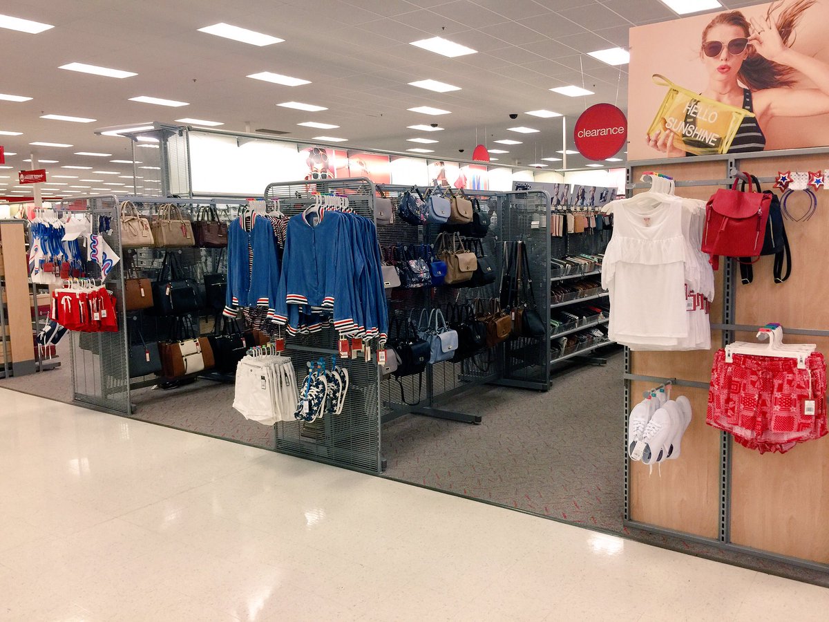 VML_Dana's tweet photo. T1463 is ready to help you celebrate Memorial Day! #longweekend #redwhiteandblue #TargetStyle https://t.co/Atinx2SMKY